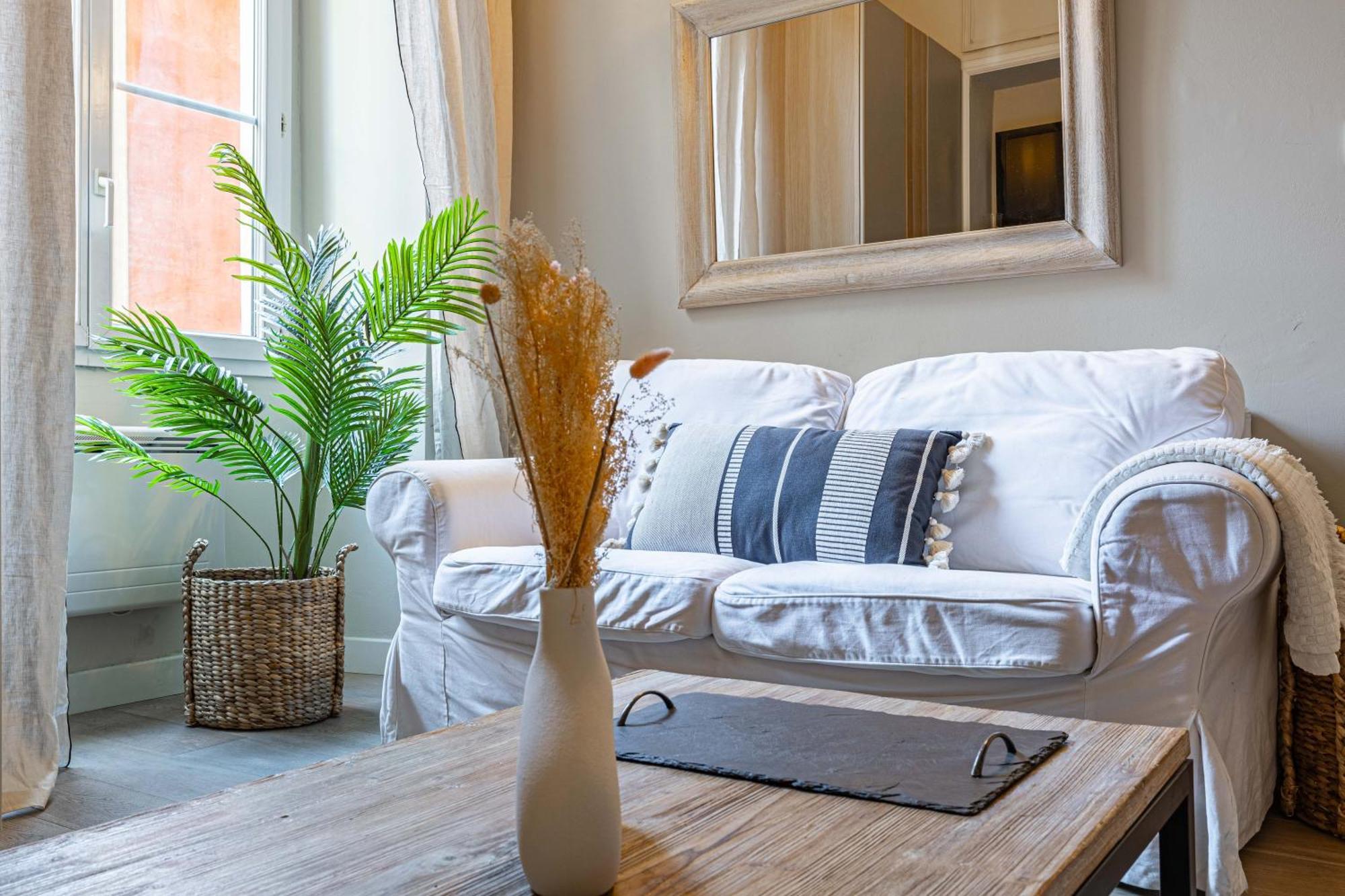 New!Chic Oasis Apt, Heart Of Nice, Family Friendly, Walking To The Beach! Exterior photo